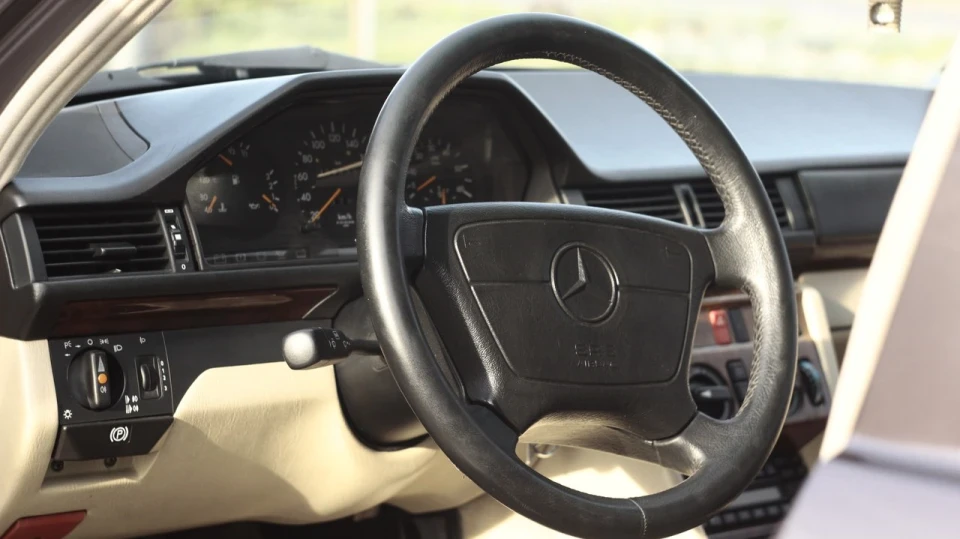 Mercedes-Benz E-Class 5