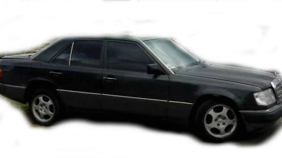 Mercedes-Benz E-Class 2