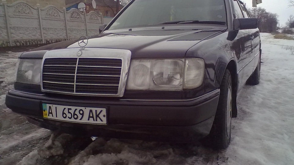 Mercedes-Benz E-Class 2