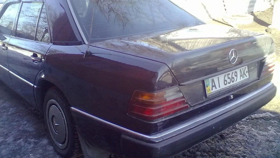 Mercedes-Benz E-Class 3