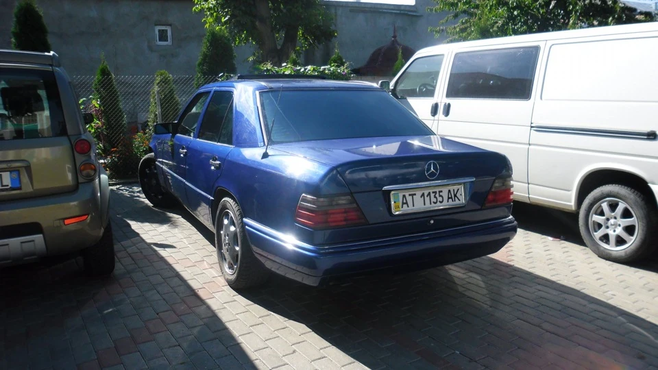 Mercedes-Benz E-Class 3
