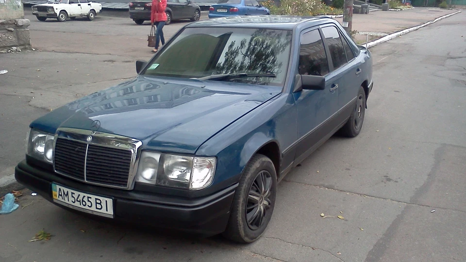 Mercedes-Benz E-Class 3