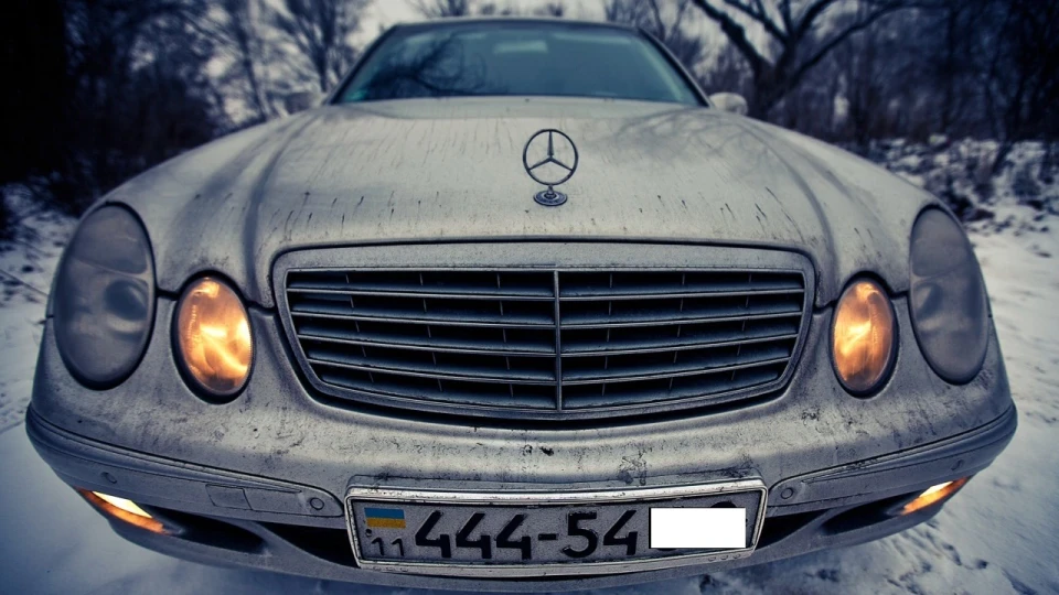 Mercedes-Benz E-Class 2