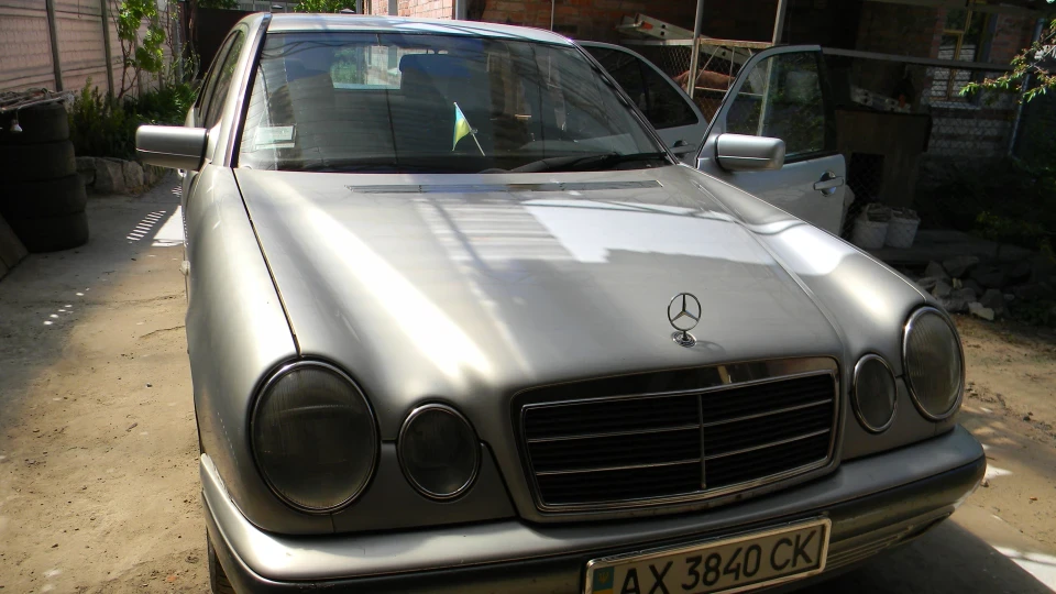 Mercedes-Benz E-Class 5