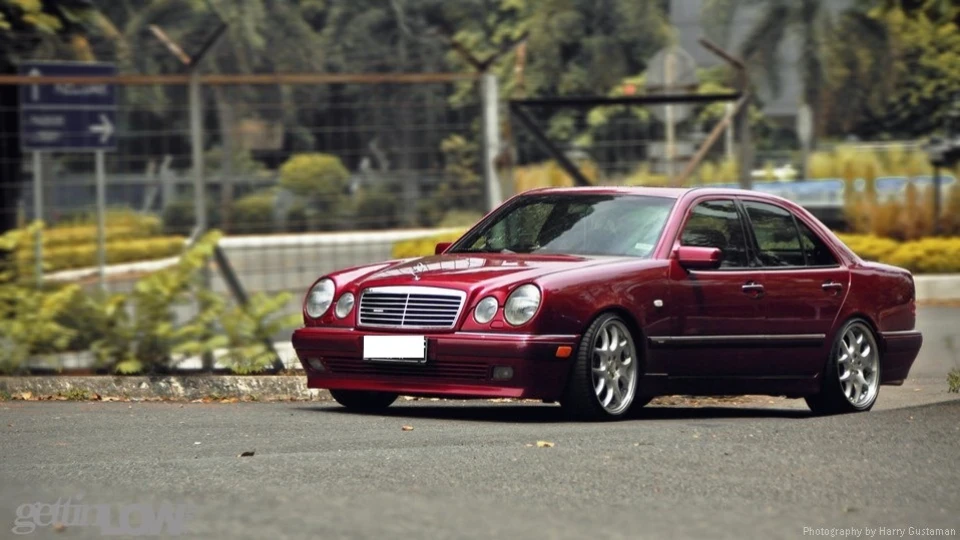 Mercedes-Benz E-Class 3