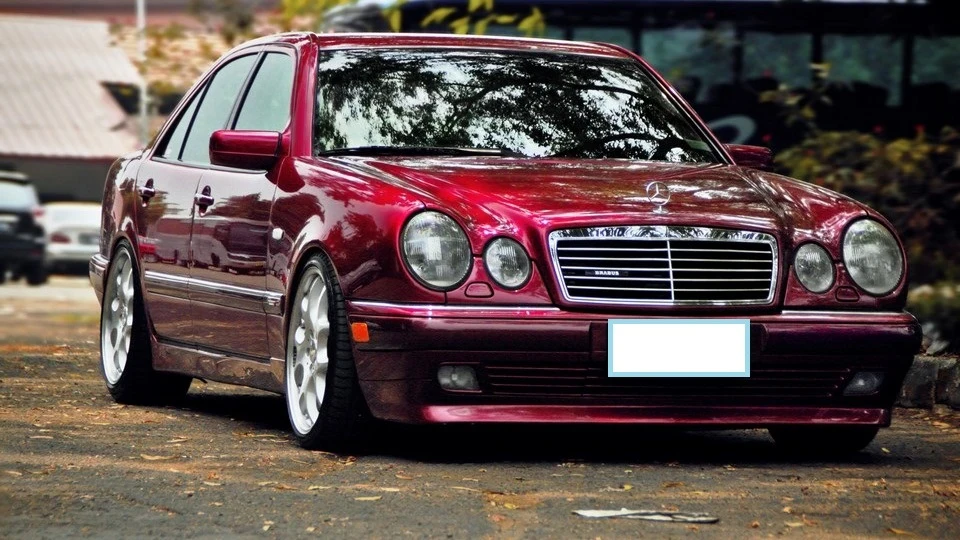 Mercedes-Benz E-Class 5