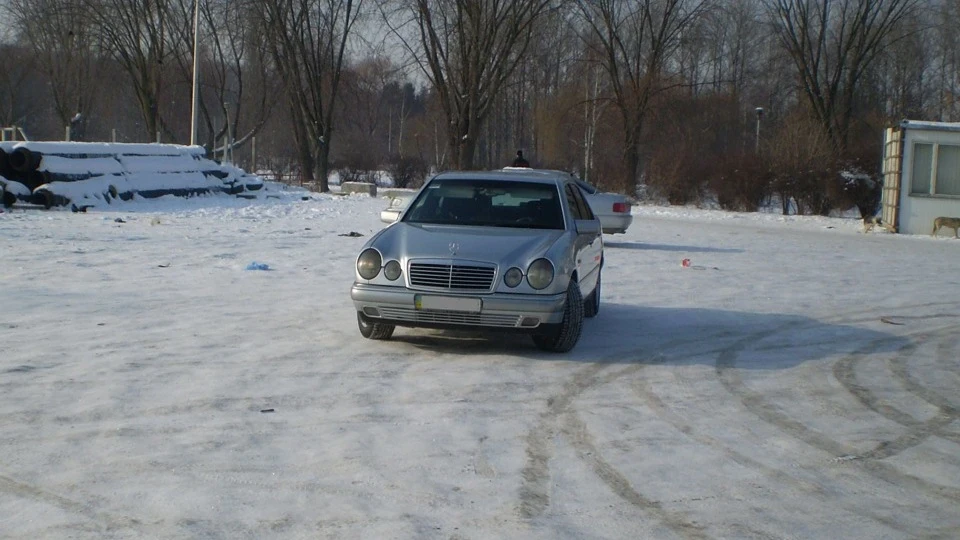 Mercedes-Benz E-Class 5