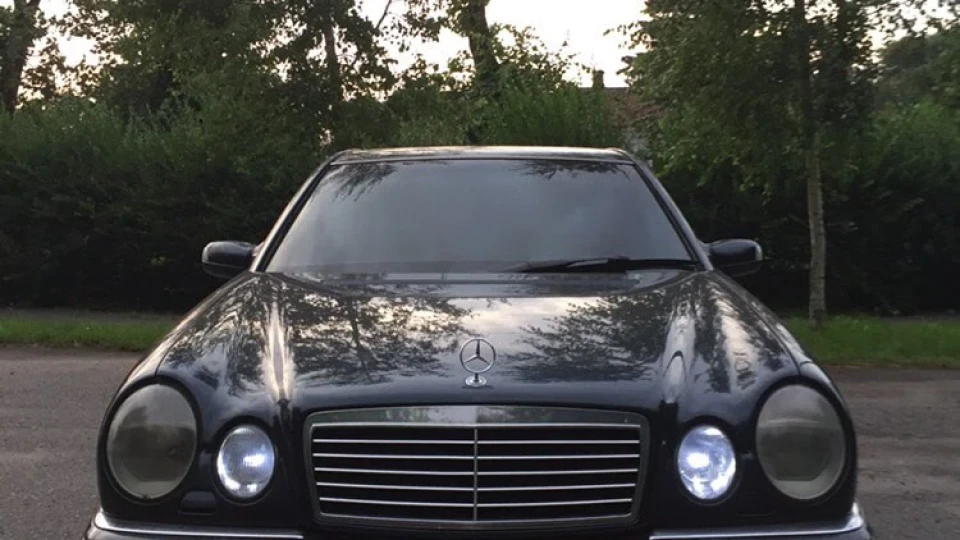 Mercedes-Benz E-Class 2