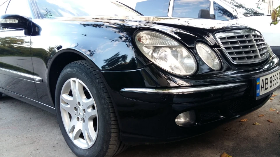 Mercedes-Benz E-Class 3