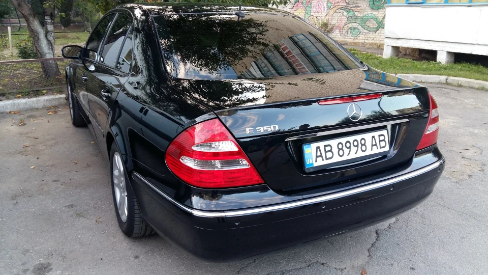 Mercedes-Benz E-Class 4