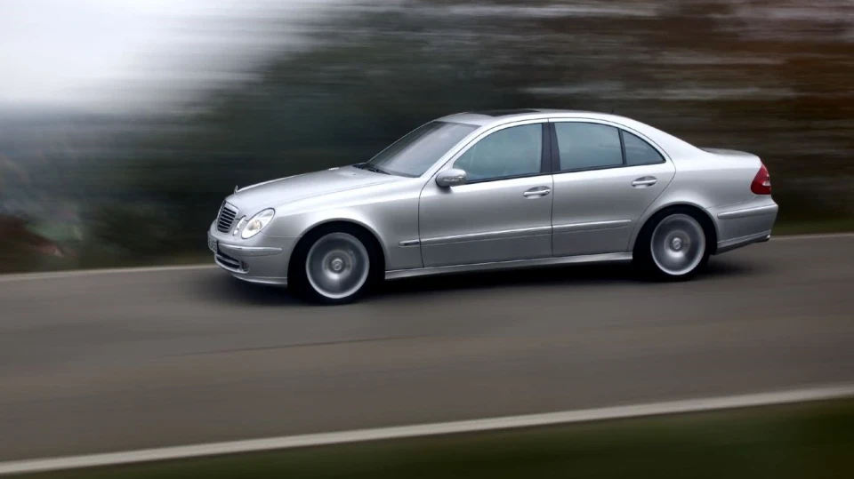 Mercedes-Benz E-Class 2
