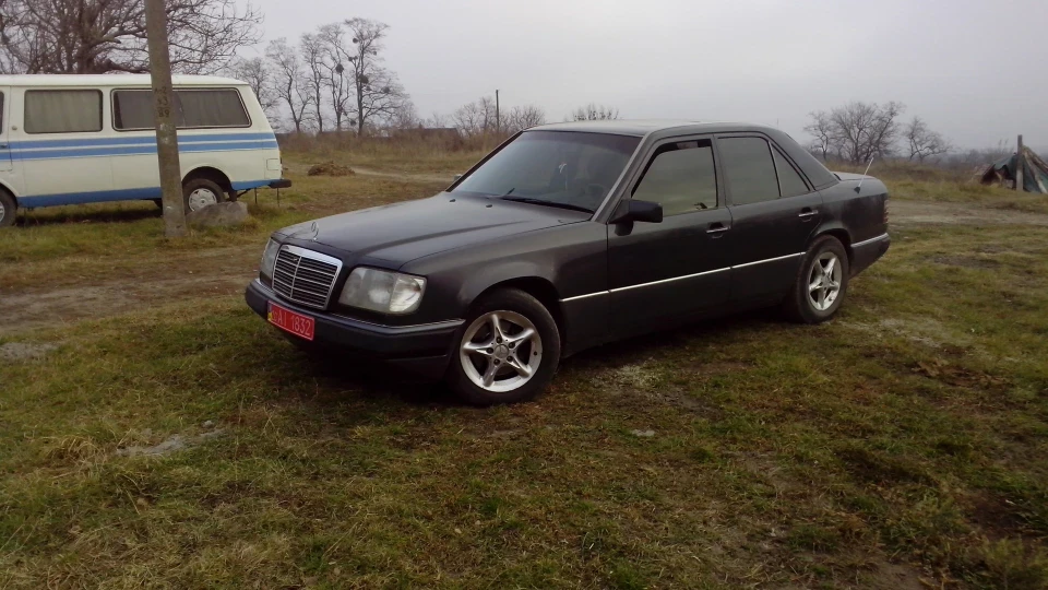 Mercedes-Benz E-Class 5