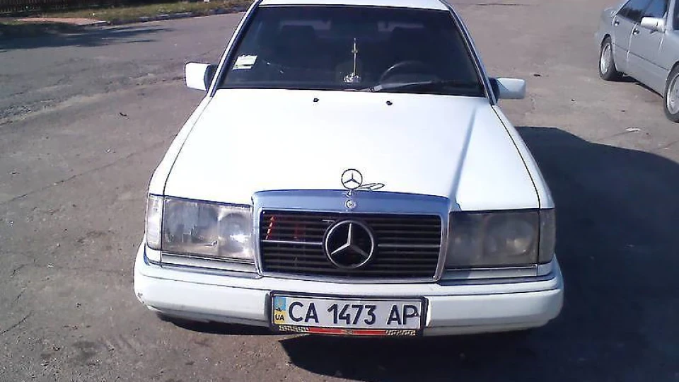 Mercedes-Benz E-Class 4