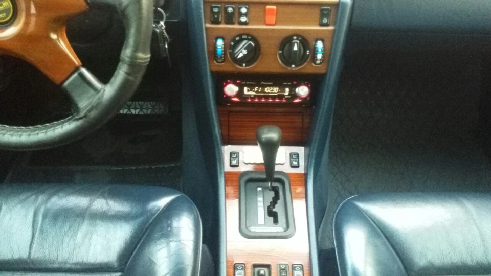 Mercedes-Benz E-Class 2