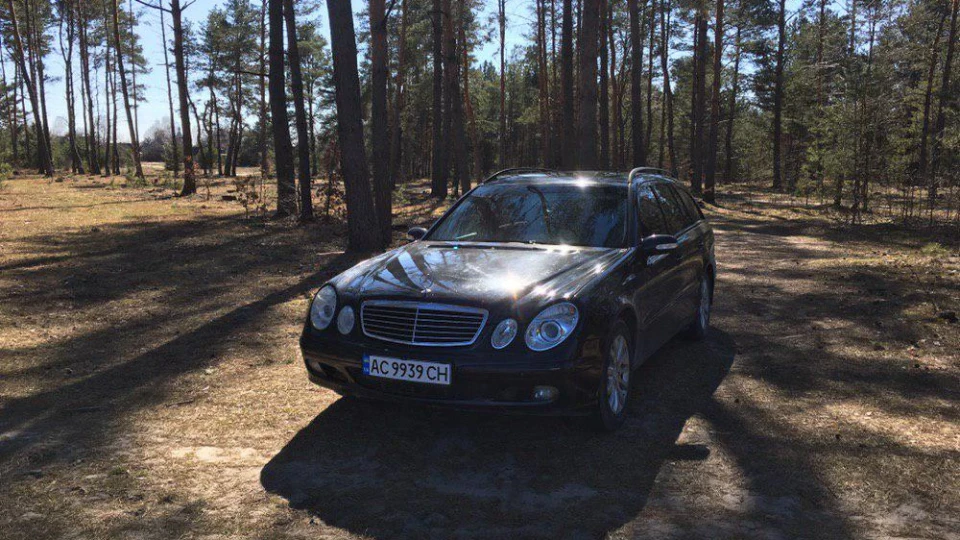 Mercedes-Benz E-Class 3