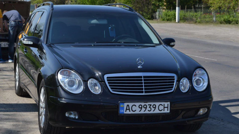 Mercedes-Benz E-Class 4