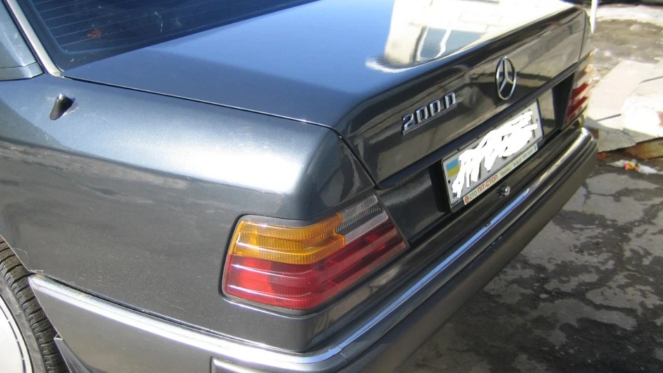 Mercedes-Benz E-Class 5