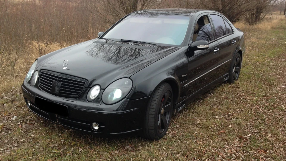 Mercedes-Benz E-Class 5