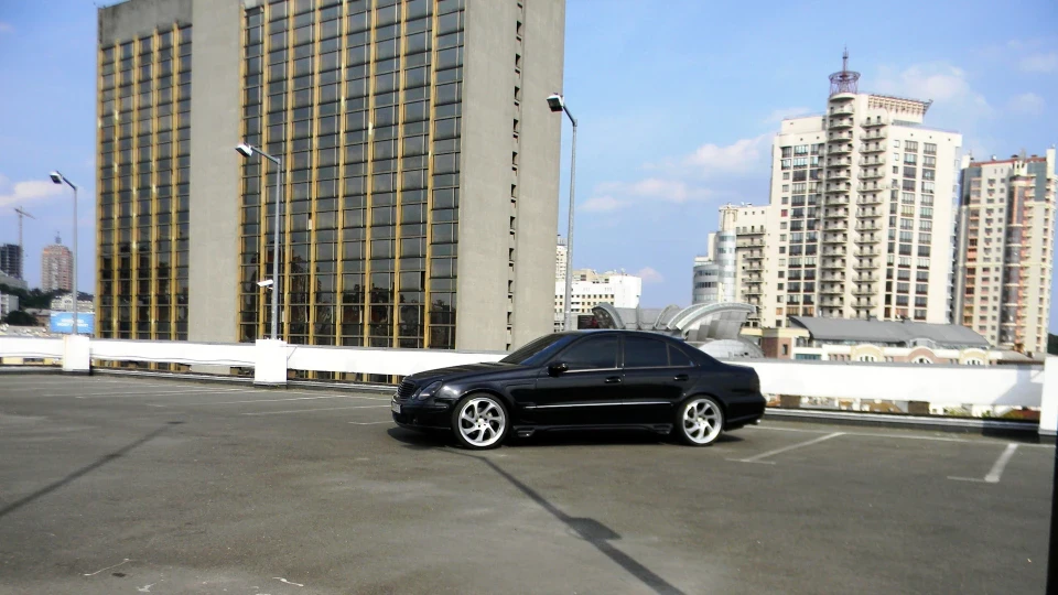 Mercedes-Benz E-Class 5