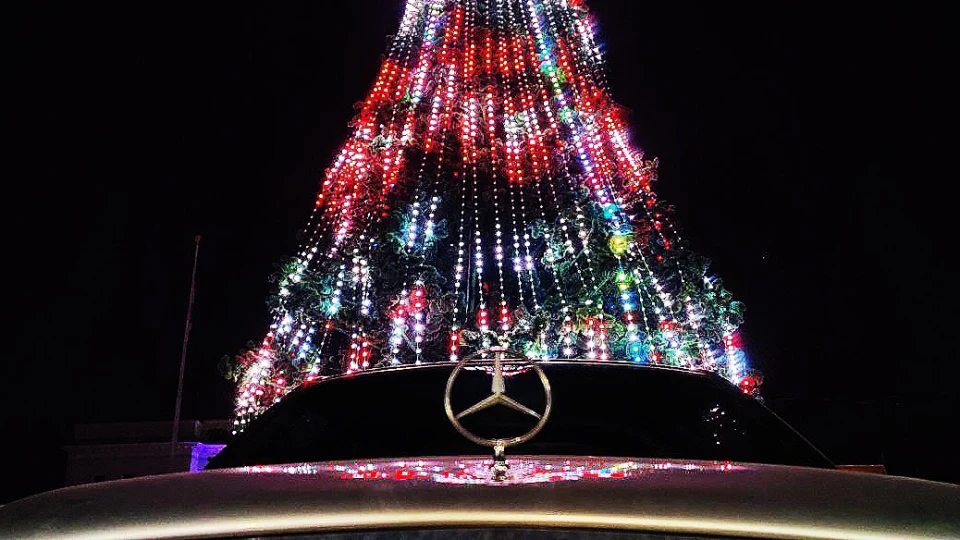 Mercedes-Benz E-Class 2