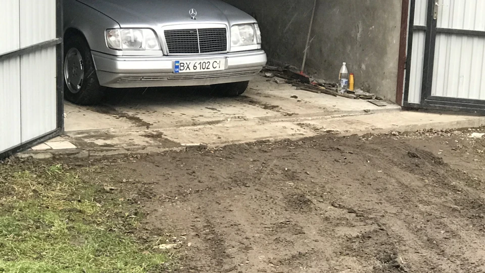 Mercedes-Benz E-Class 3