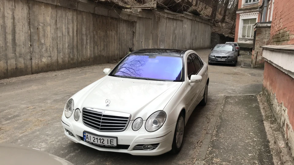 Mercedes-Benz E-Class 3