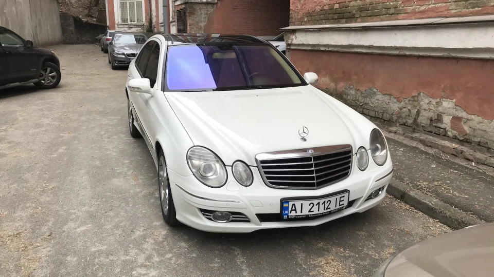 Mercedes-Benz E-Class 4