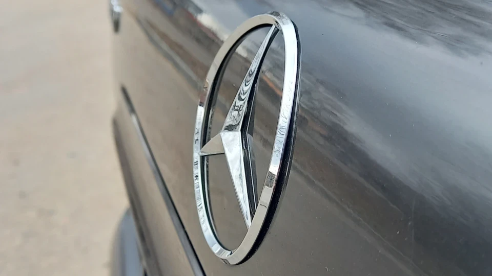 Mercedes-Benz E-Class 2