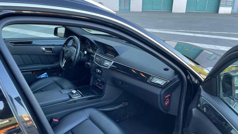 Mercedes-Benz E-Class 2