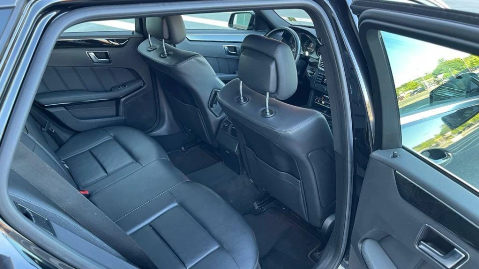 Mercedes-Benz E-Class 3