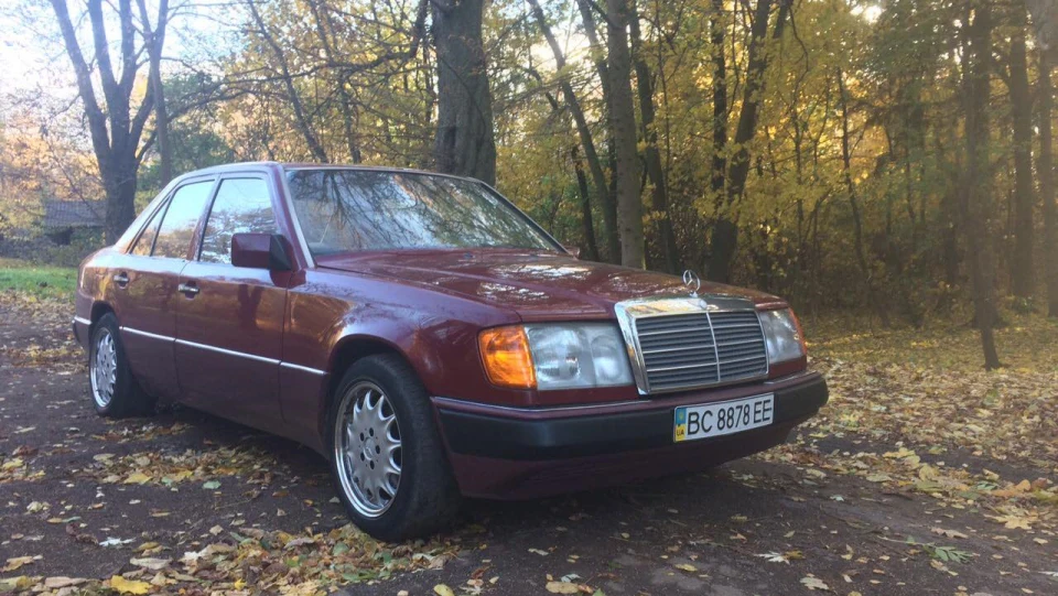 Mercedes-Benz E-Class 3
