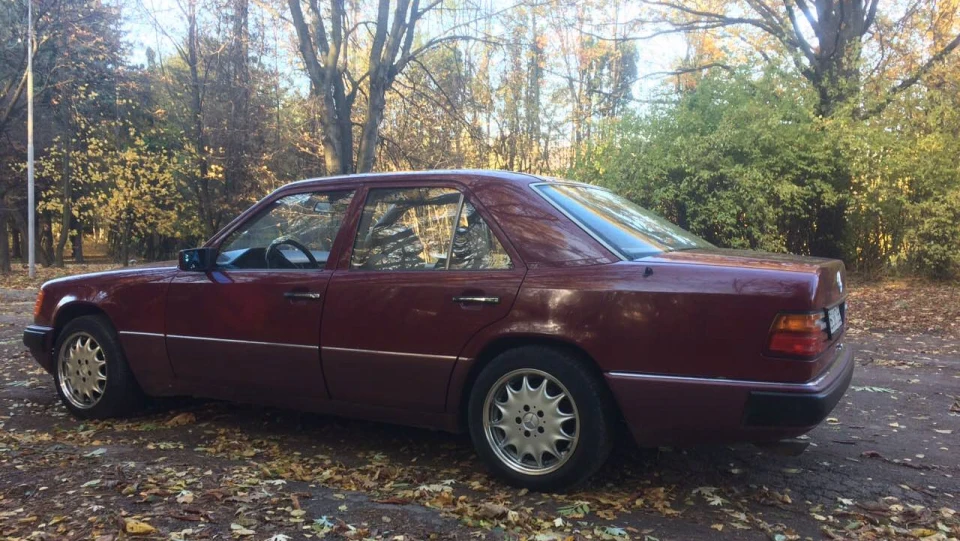 Mercedes-Benz E-Class 5