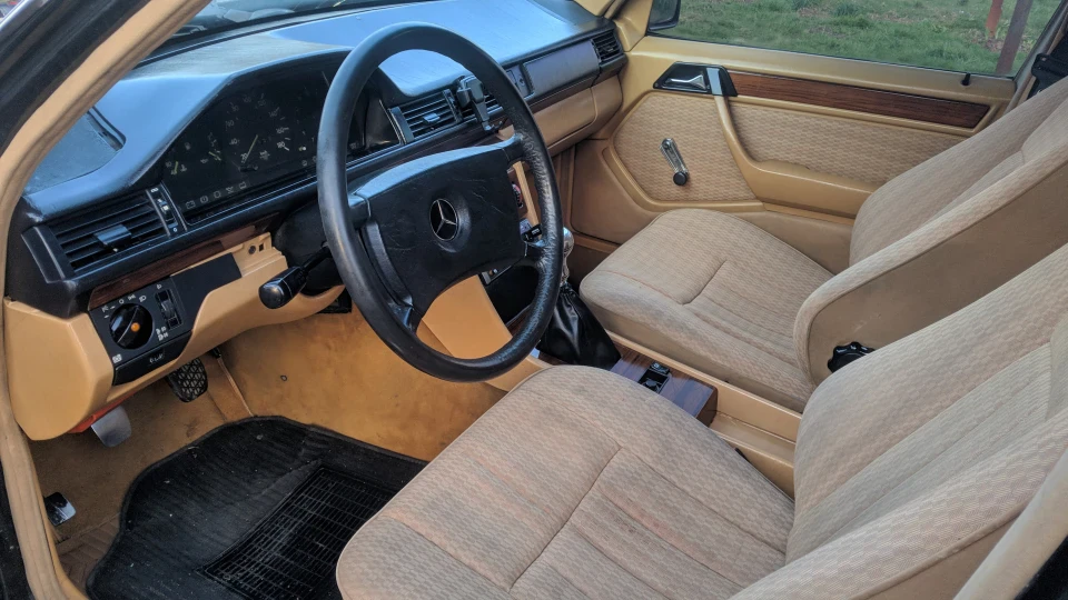 Mercedes-Benz E-Class 5