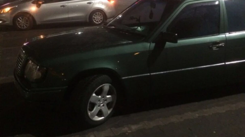 Mercedes-Benz E-Class 2