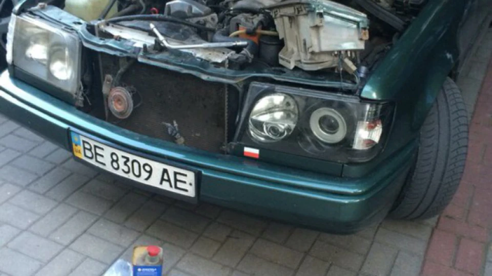 Mercedes-Benz E-Class 3