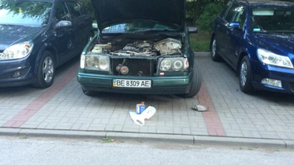 Mercedes-Benz E-Class 4