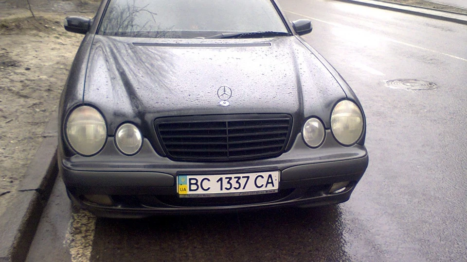 Mercedes-Benz E-Class 5