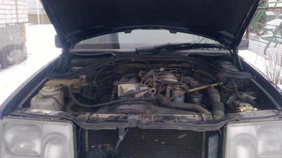 Mercedes-Benz E-Class 4