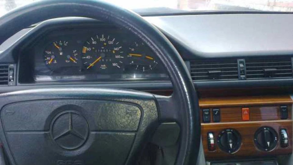 Mercedes-Benz E-Class 5