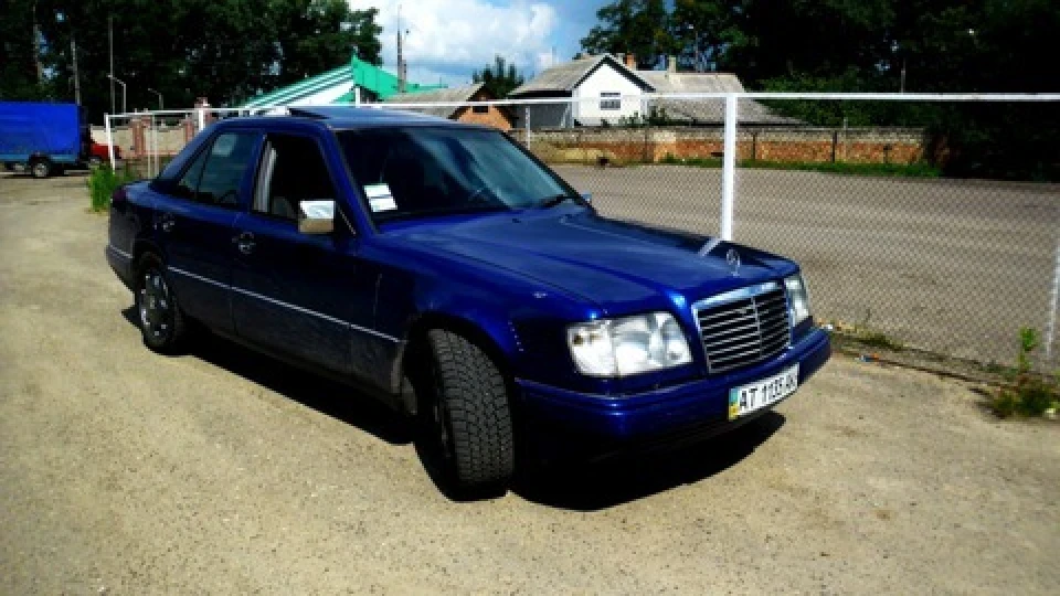 Mercedes-Benz E-Class 3