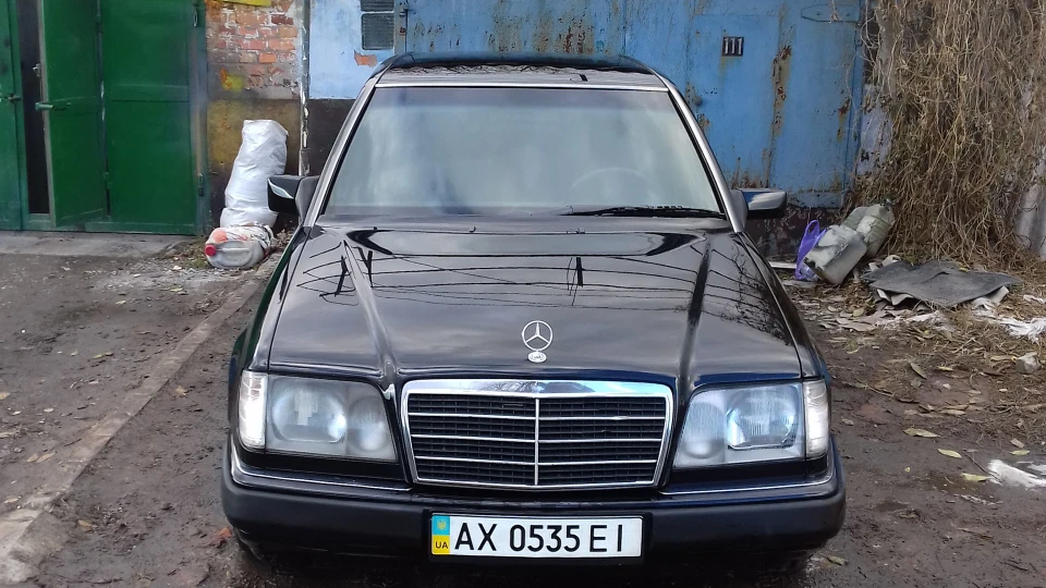 Mercedes-Benz E-Class 3