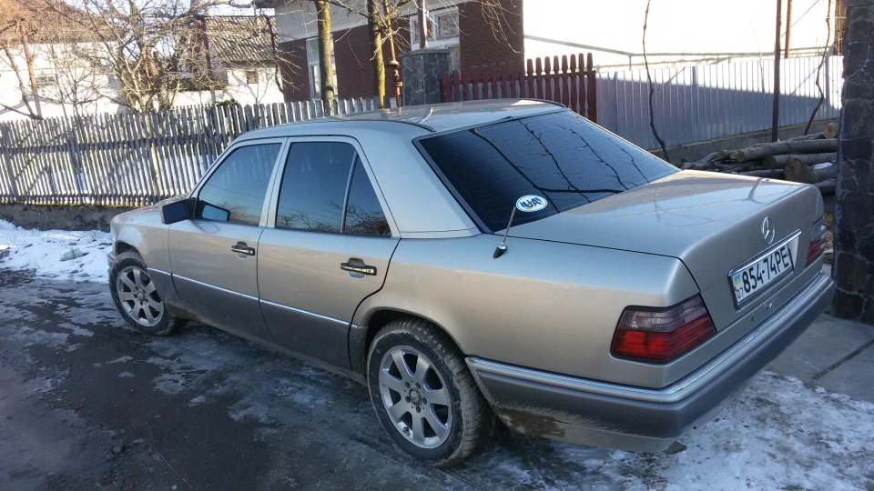 Mercedes-Benz E-Class 2