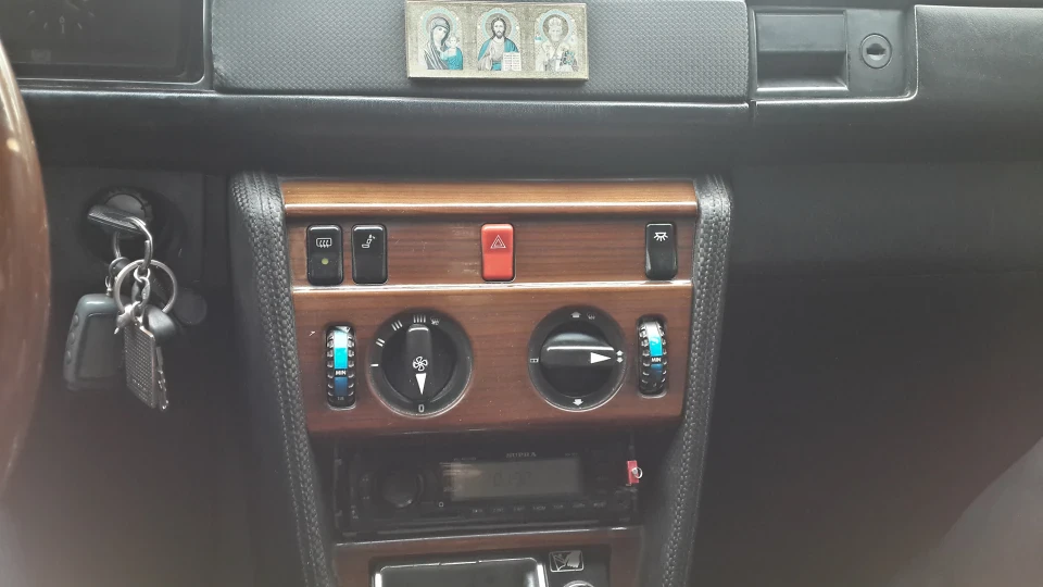 Mercedes-Benz E-Class 3