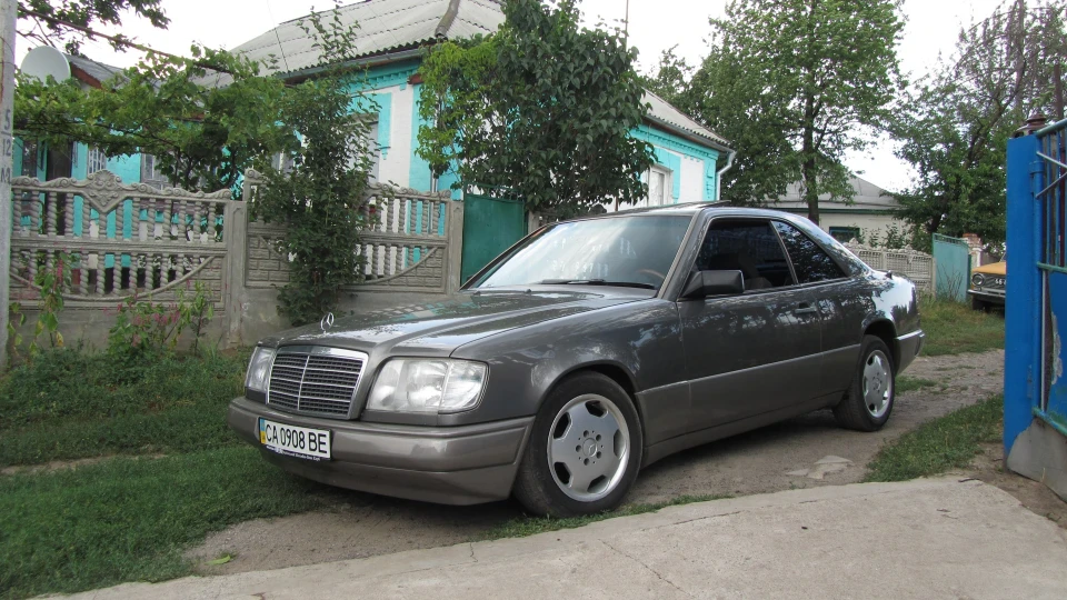 Mercedes-Benz E-Class 124 coupe Зозулька 3
