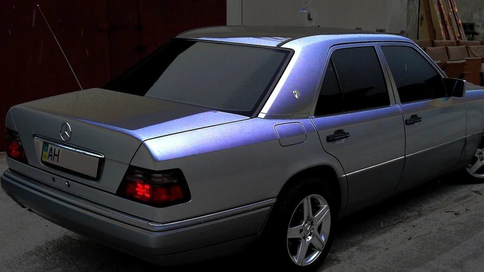 Mercedes-Benz E-Class 124.131 2