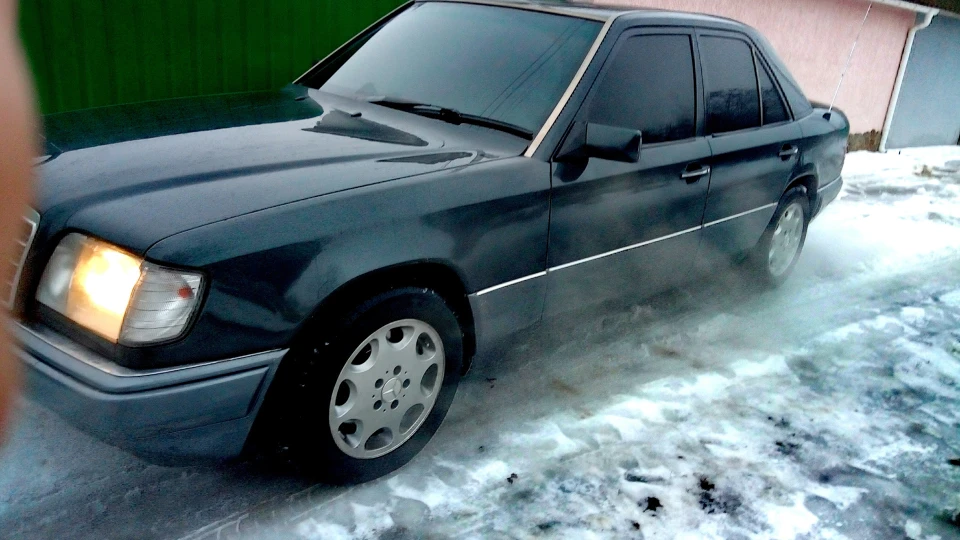 Mercedes-Benz E-Class 199 3