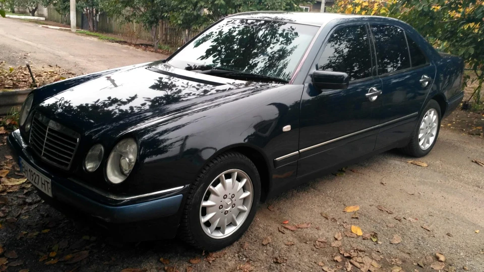 Mercedes-Benz E-Class 2.0 M111.942 4