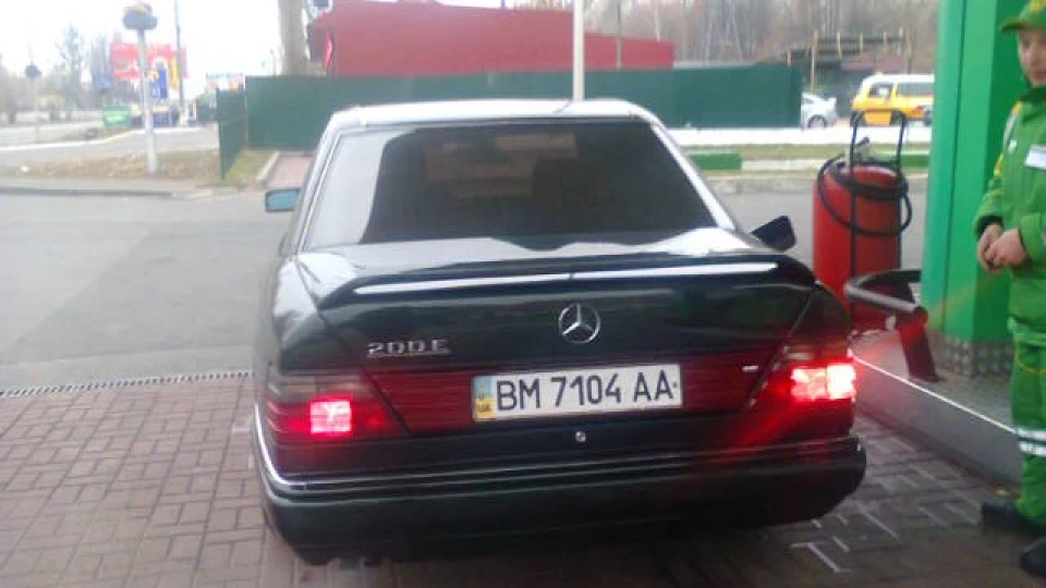 Mercedes-Benz E-Class 200Е болівар 2