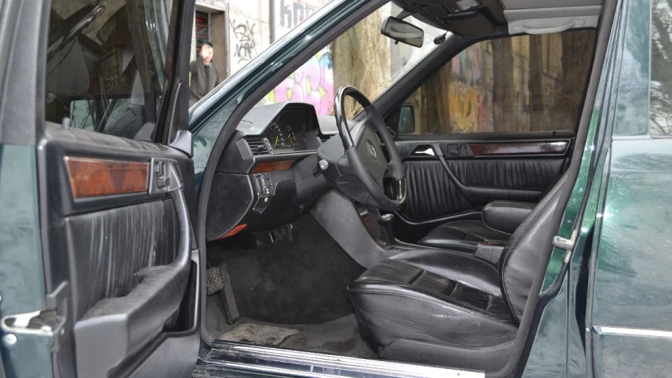 Mercedes-Benz E-Class 200Е болівар 5