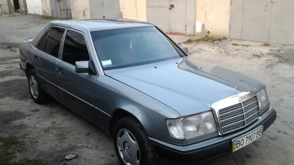 Mercedes-Benz E-Class 200E 4